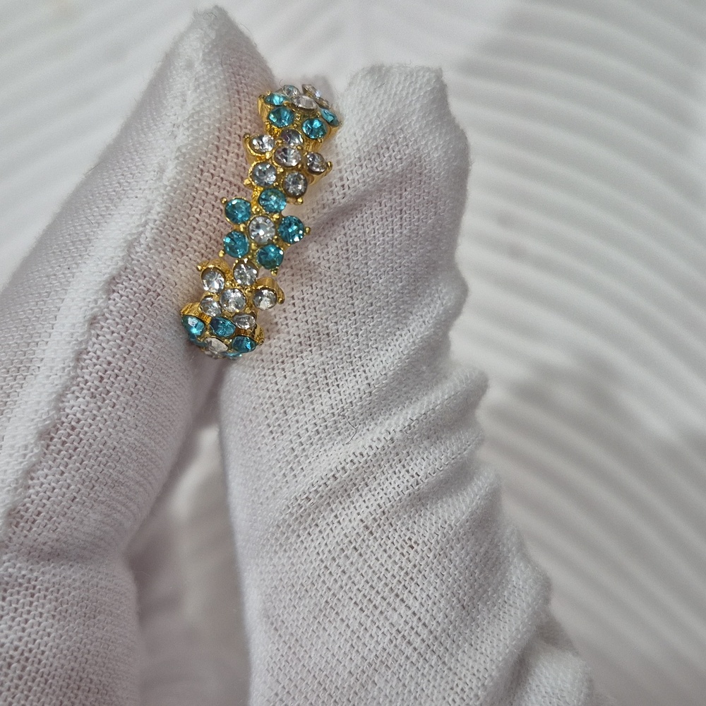SOLD Rhinestone Ring - Picture 4 of 4